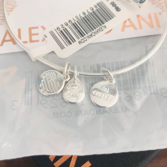 Let Your Dreams Set Sail Bracelet - Picture 7 of 7